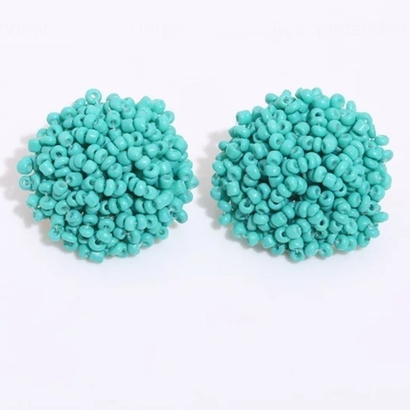 BEADED stud earrings. Green. NWT - Picture 1 of 3
